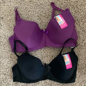 2 bras Size 34D